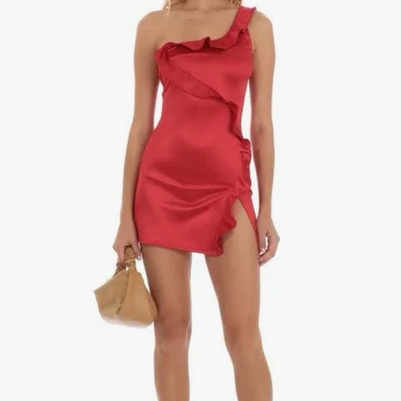 Elegant Red Ruffle Dress - Picture 1 of 5